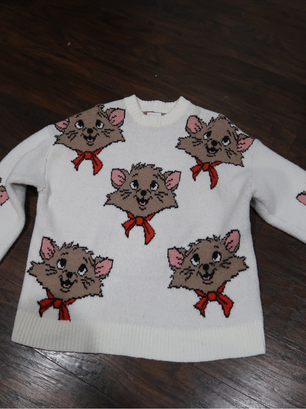 Bershka Cream Sweater with Brown Cat Faces and Red Bows